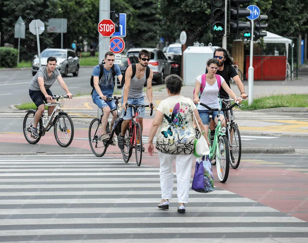 Közlekedés - Debrecen - Kerékpárút hálózat bővítés