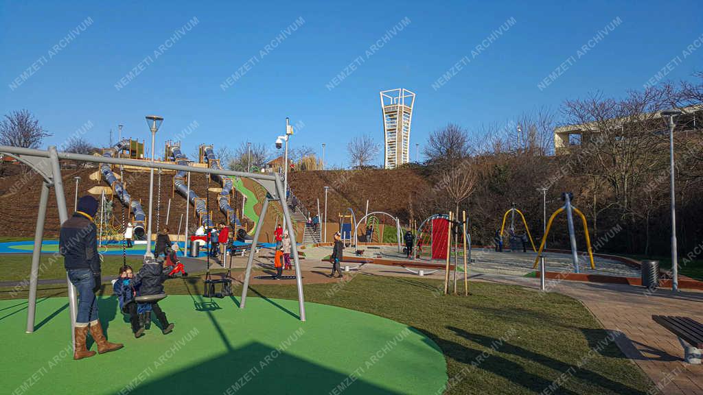 Szabadidő - Budapest - A sashalmi játszótér és csúszdapark