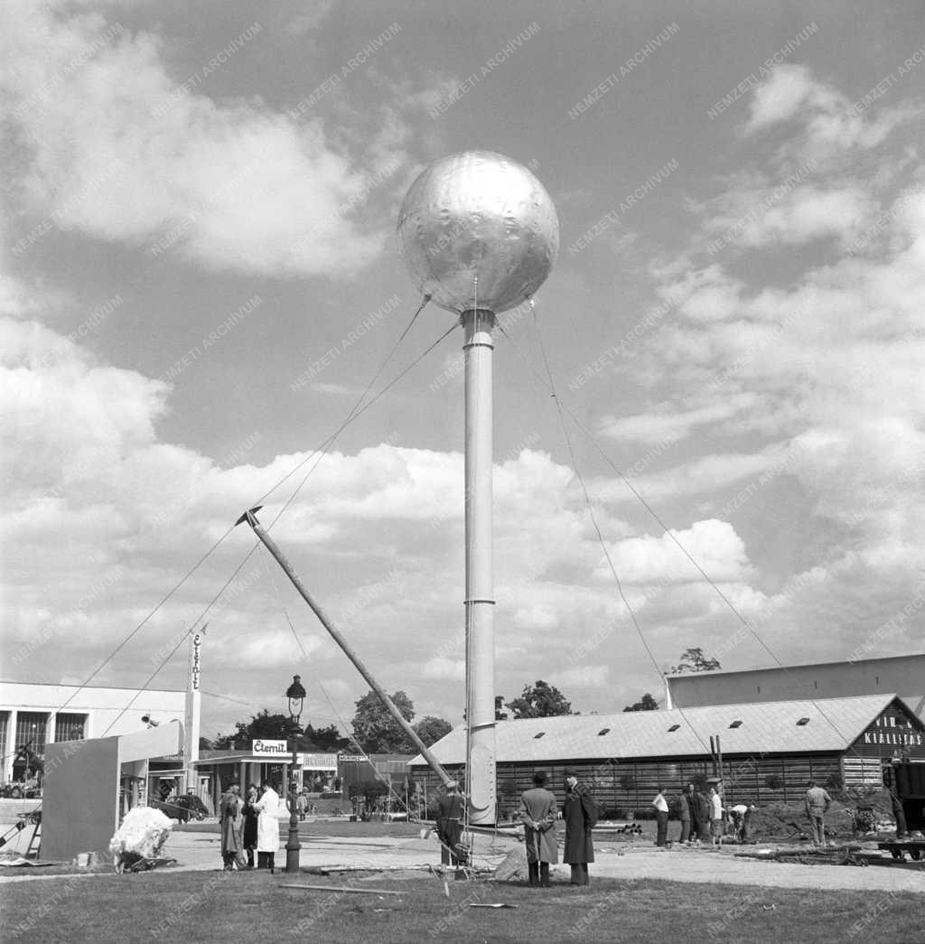 Kiállítás - 1957. évi Ipari Vásáron