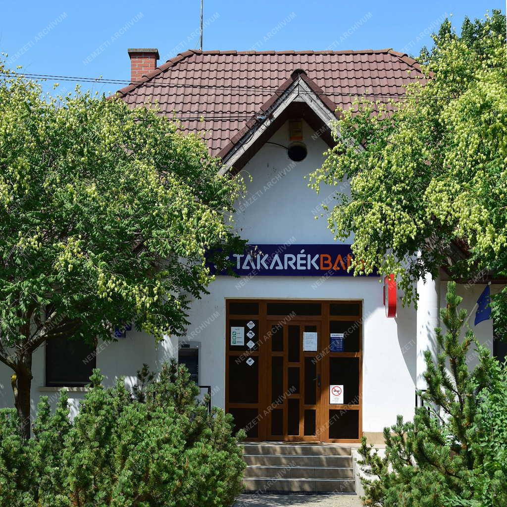 Pénzügy - Takarékbank fiók Csengődön