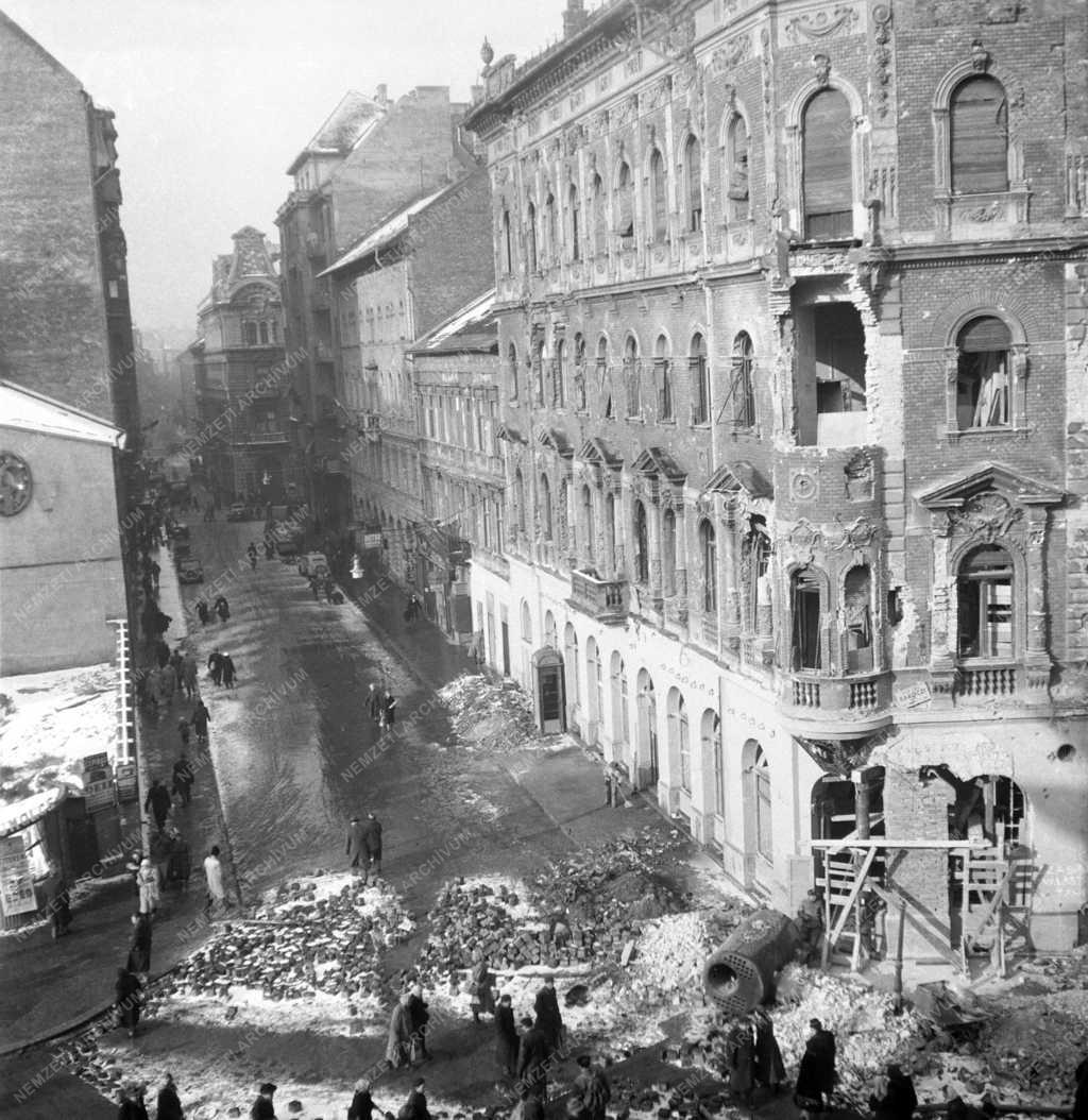 Városkép - Budapest az 1956-os forradalom és szabadságharc után