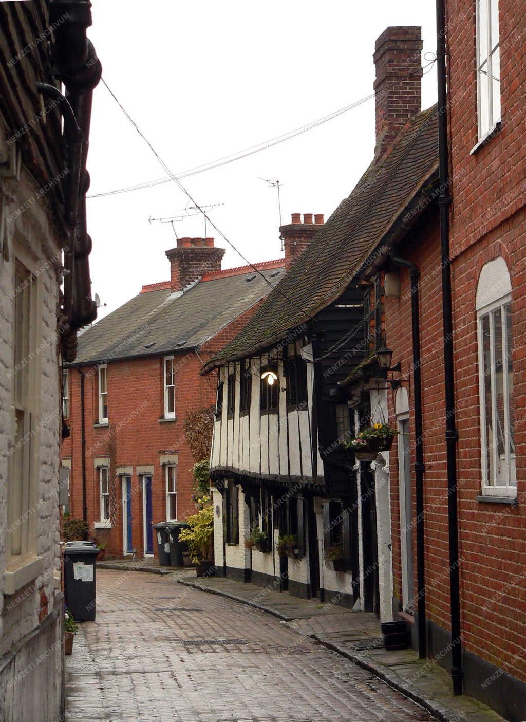 Canterbury - Ódon utca részlet