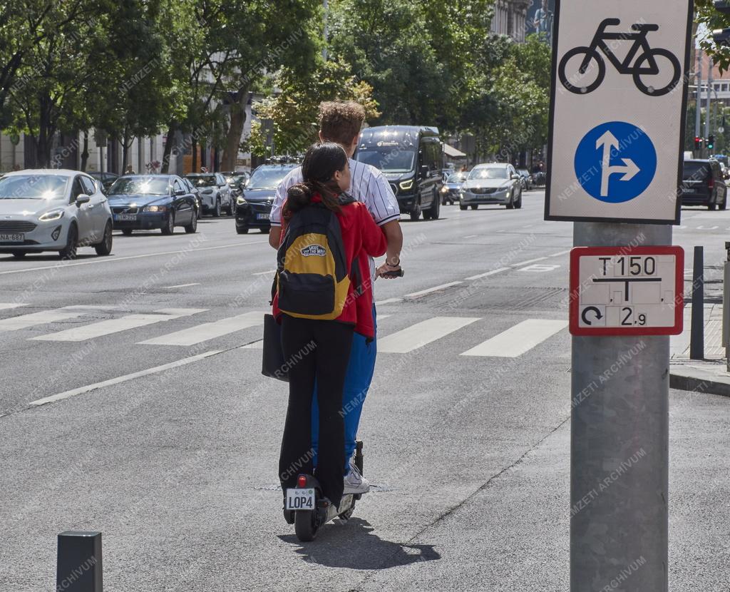 Közlekedés - Budapest - Elektromos roller