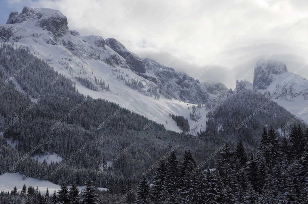 Tájkép - Alpendorf Dachstein West - Dachstein West hegylánc