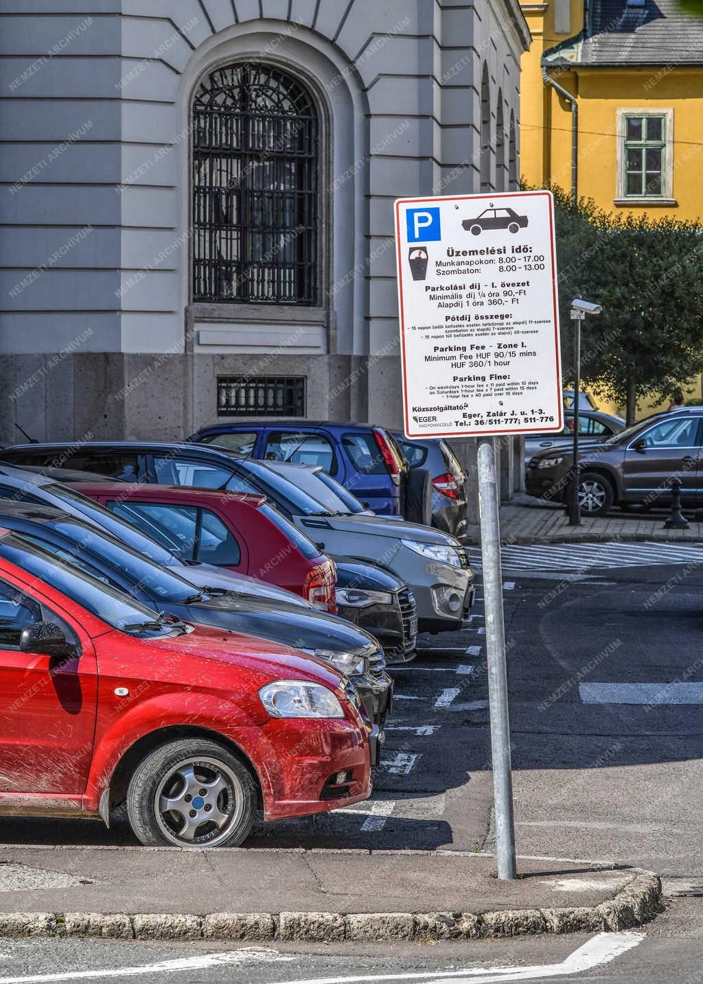 Közlekedés - Eger - Parkoló a belvárosban