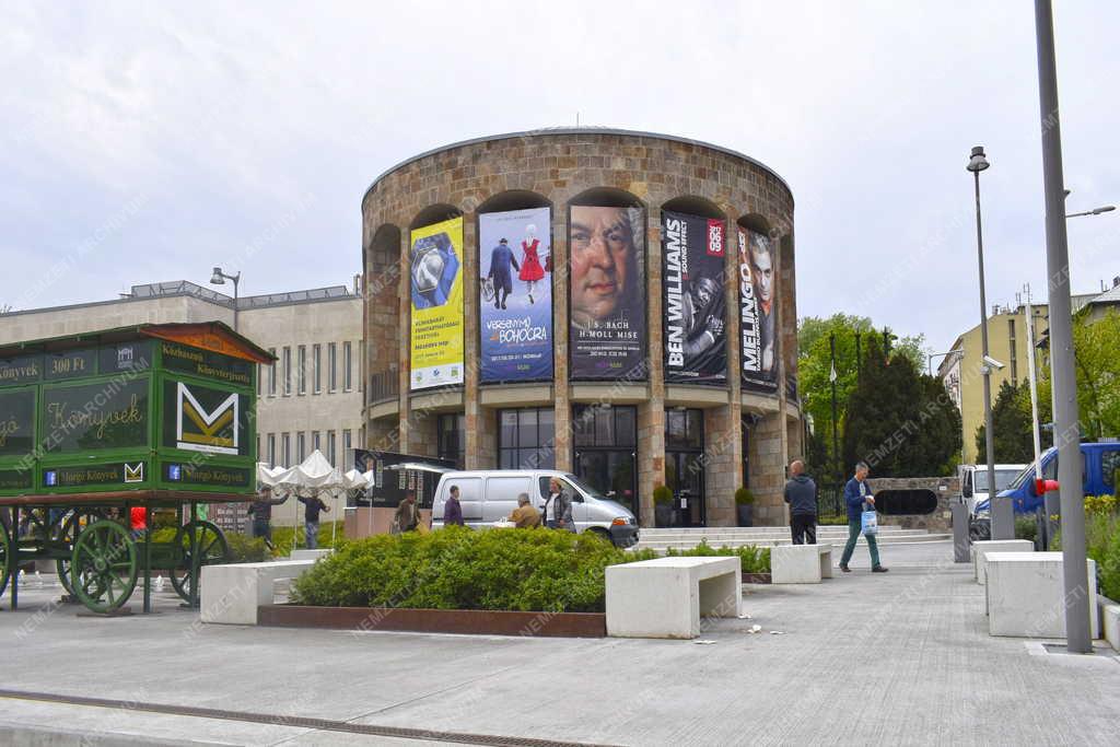 Épületfotó - Budapest - MOM Kulturális Központ