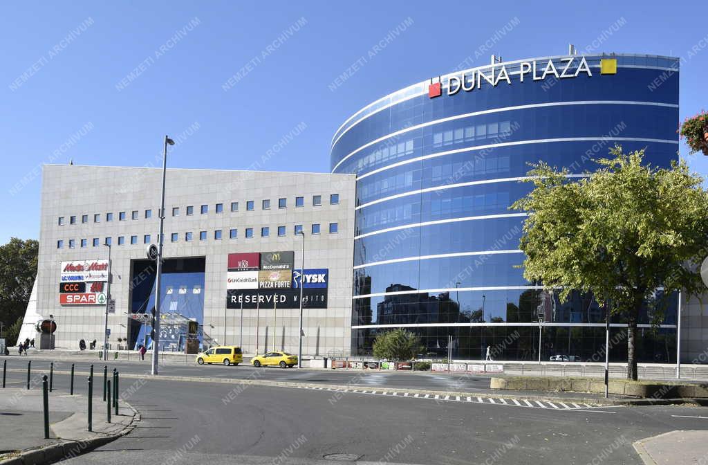 Kereskedelem - Duna Plaza bevásárlóközpont