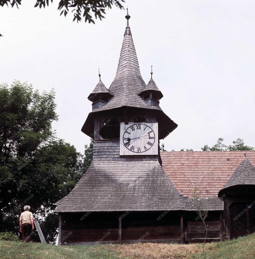 Népi építészet - Mezőség - A mezőcsávási harangláb