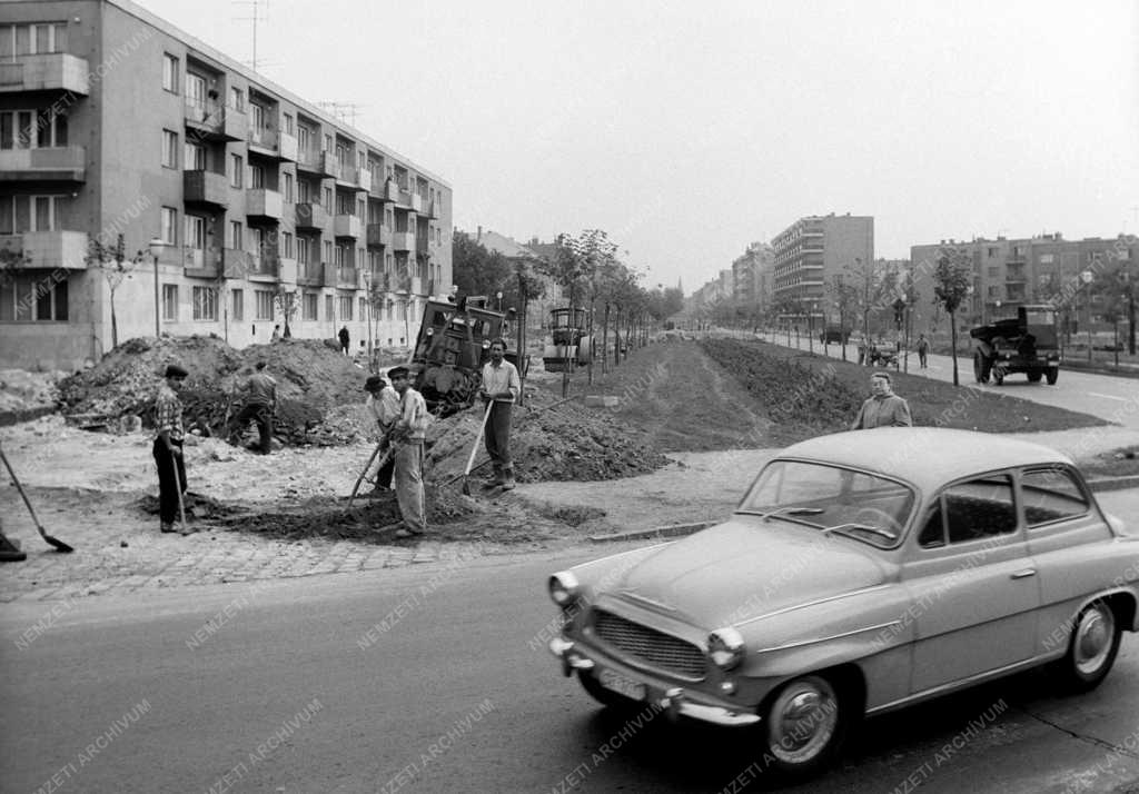 Közlekedés - Épül a balatoni autópálya fővárosi bevezető szakasza