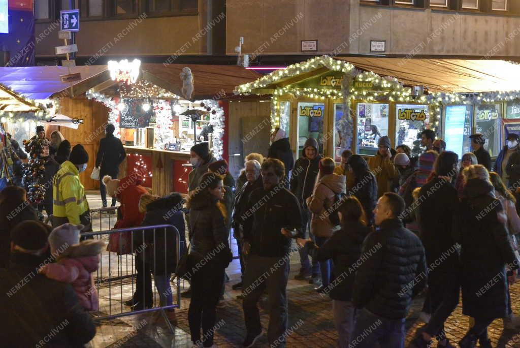 Városkép - Ünnep - Budapest  - Adventi Ünnep a Bazilikánál