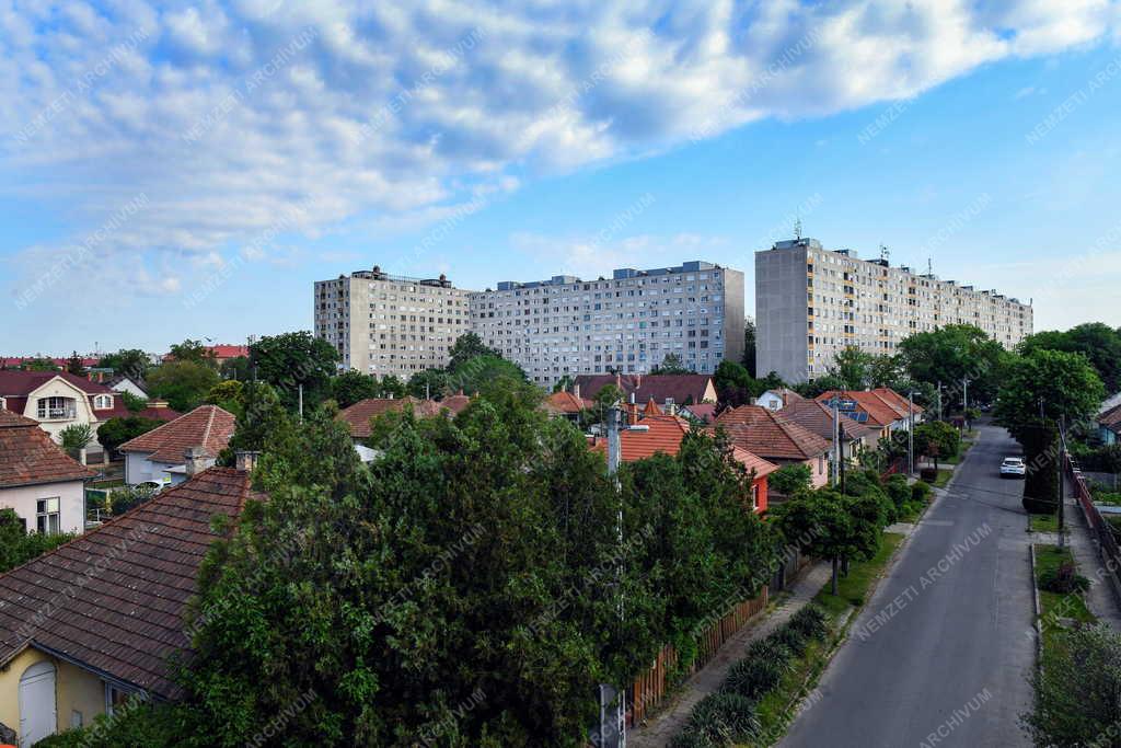 Városkép - Építészet - 50 éves a debreceni Dobozi lakótelep