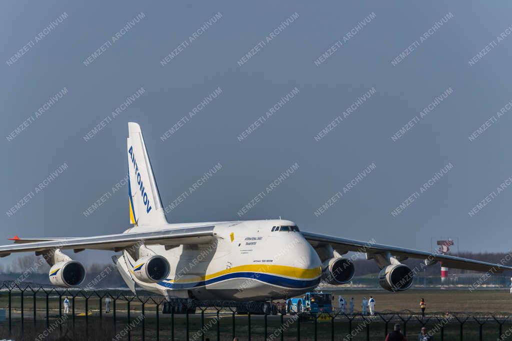 Légi szállítás - Budapest - Antonov Airlines