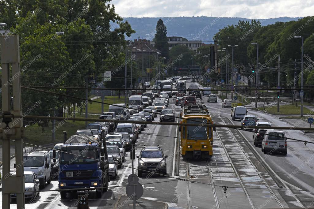 Közlekedés - Budapest - Csúcsforgalom