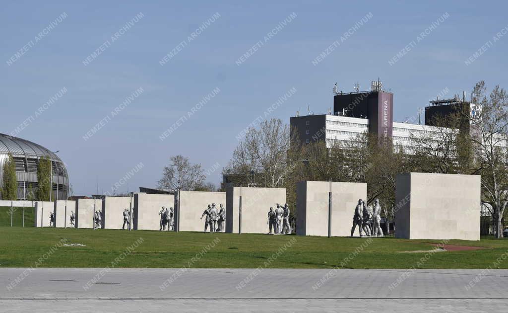 Városkép - Megújult a Puskás Ferenc Stadion szoborparkja 