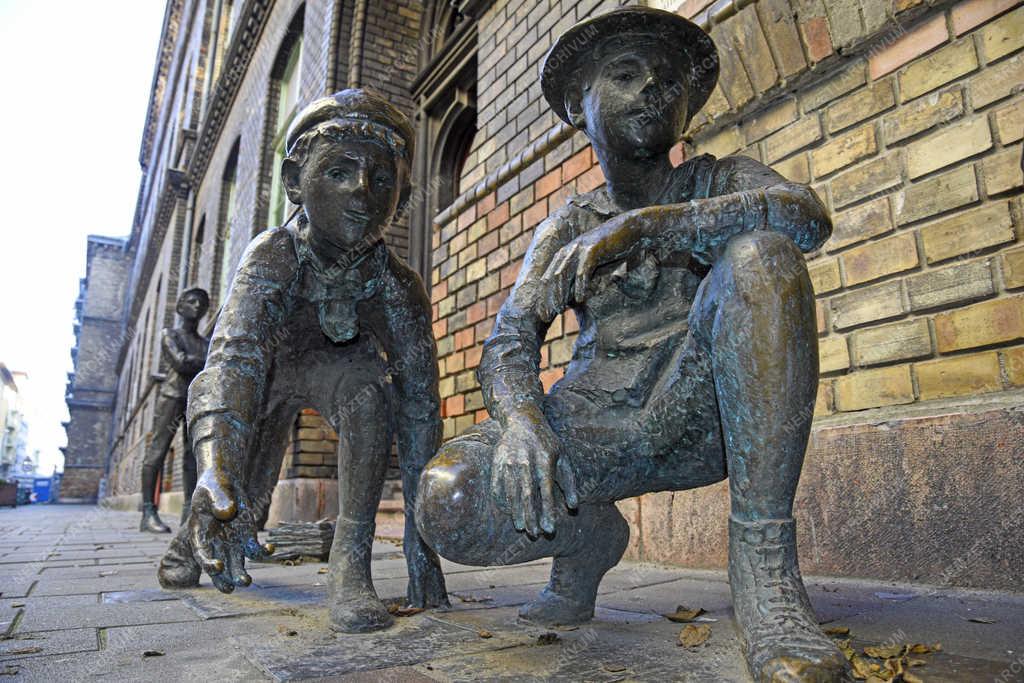 Köztéri szobor - Budapest - Pál utcai fiúk szobra