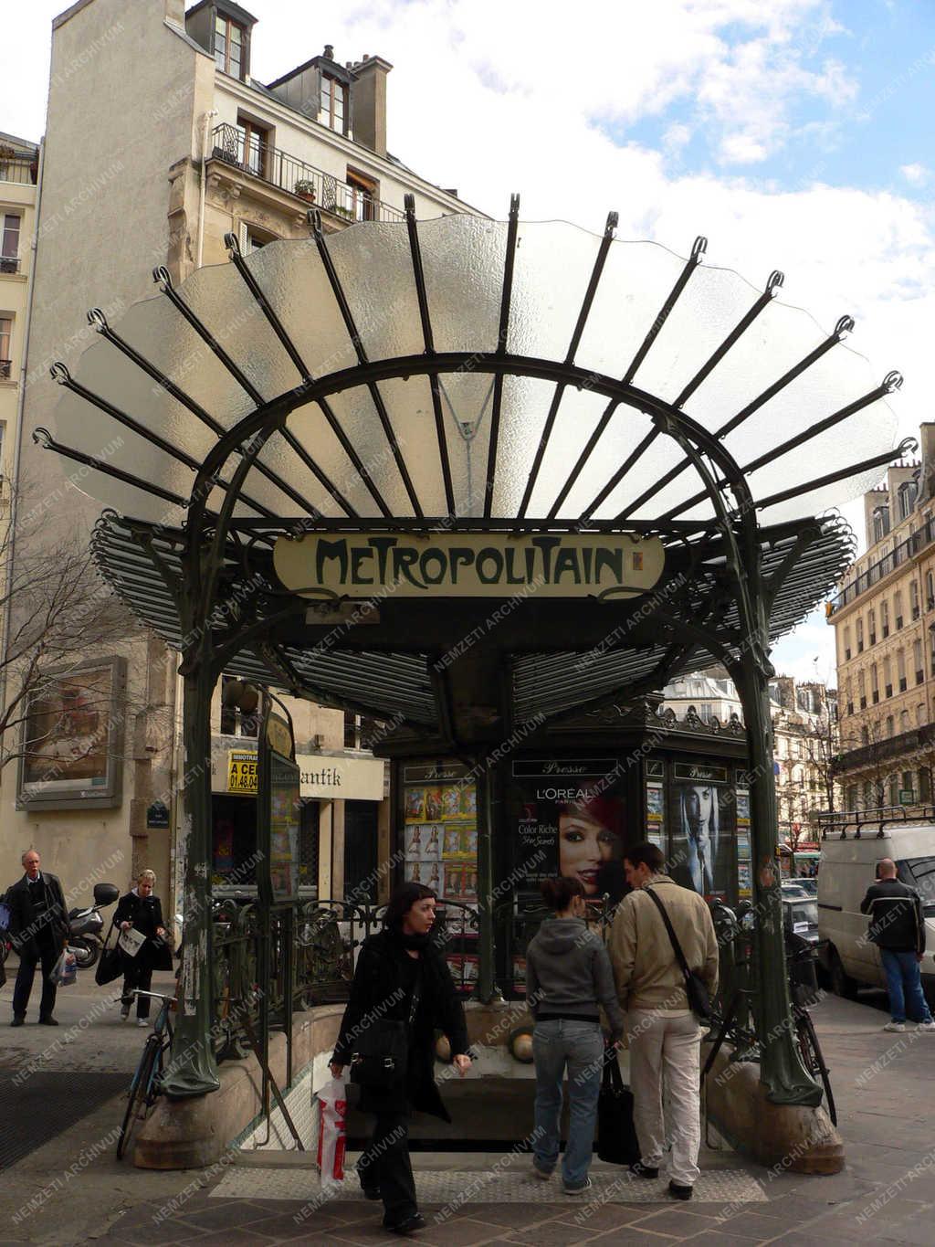 Közlekedés - Metropolitain metrómegálló