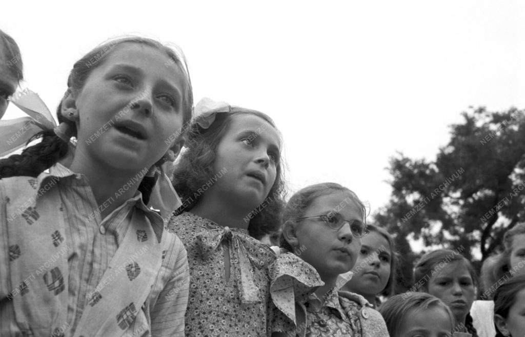 Nyaralás, vakáció - Gyerekek a Balatonnál
