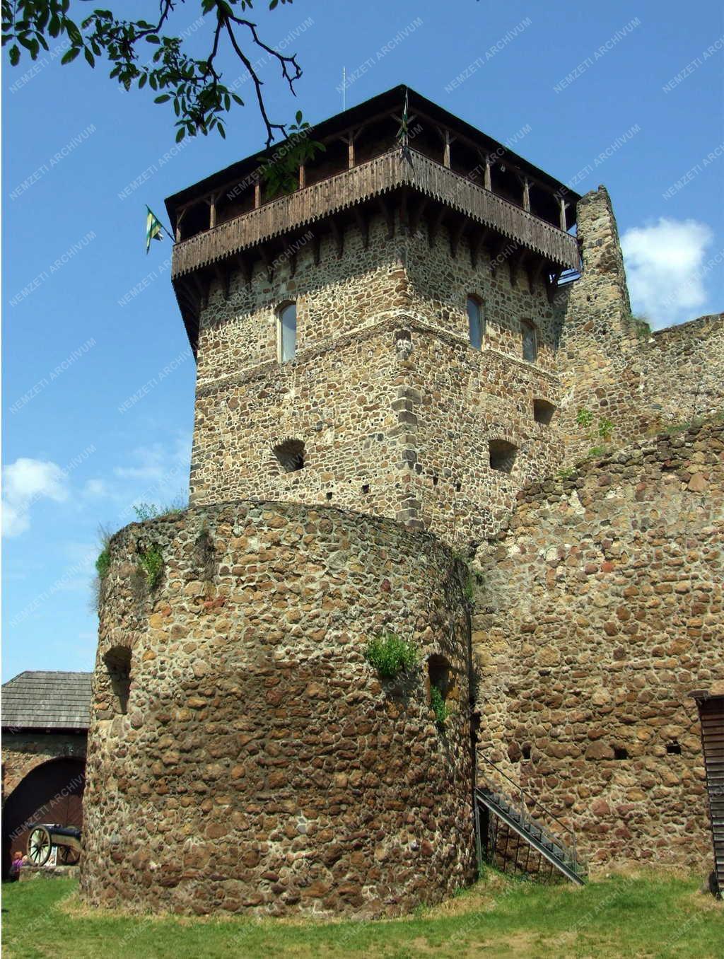 Épület - Fülek vára