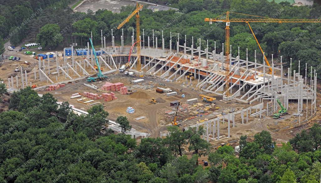 Sportlétesítmény - Debrecen - Épül az új stadion Debrecenben