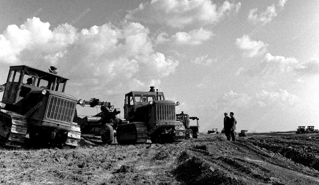 Építőipar - Épül a Nyugati-főcsatorna