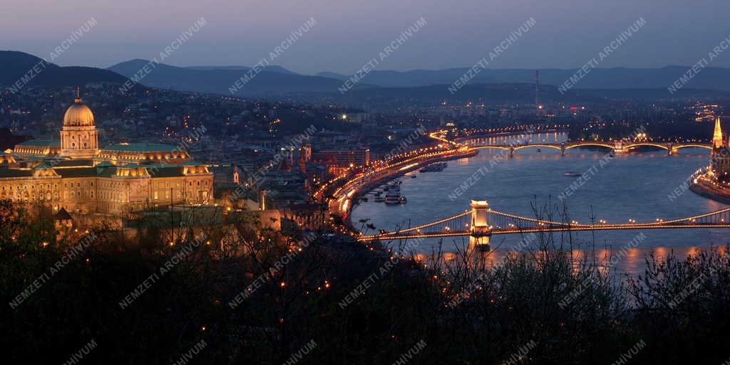 Táj, város - Budapest - Dunai panoráma