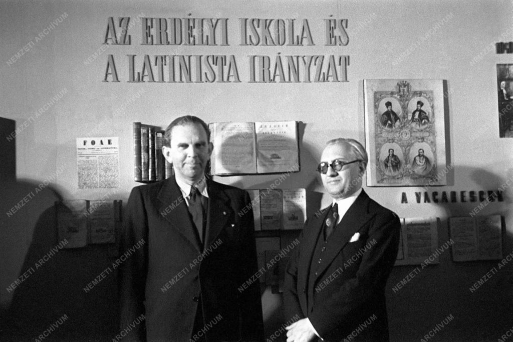  Kulturális kapcsolat - Román könyvkiállítás