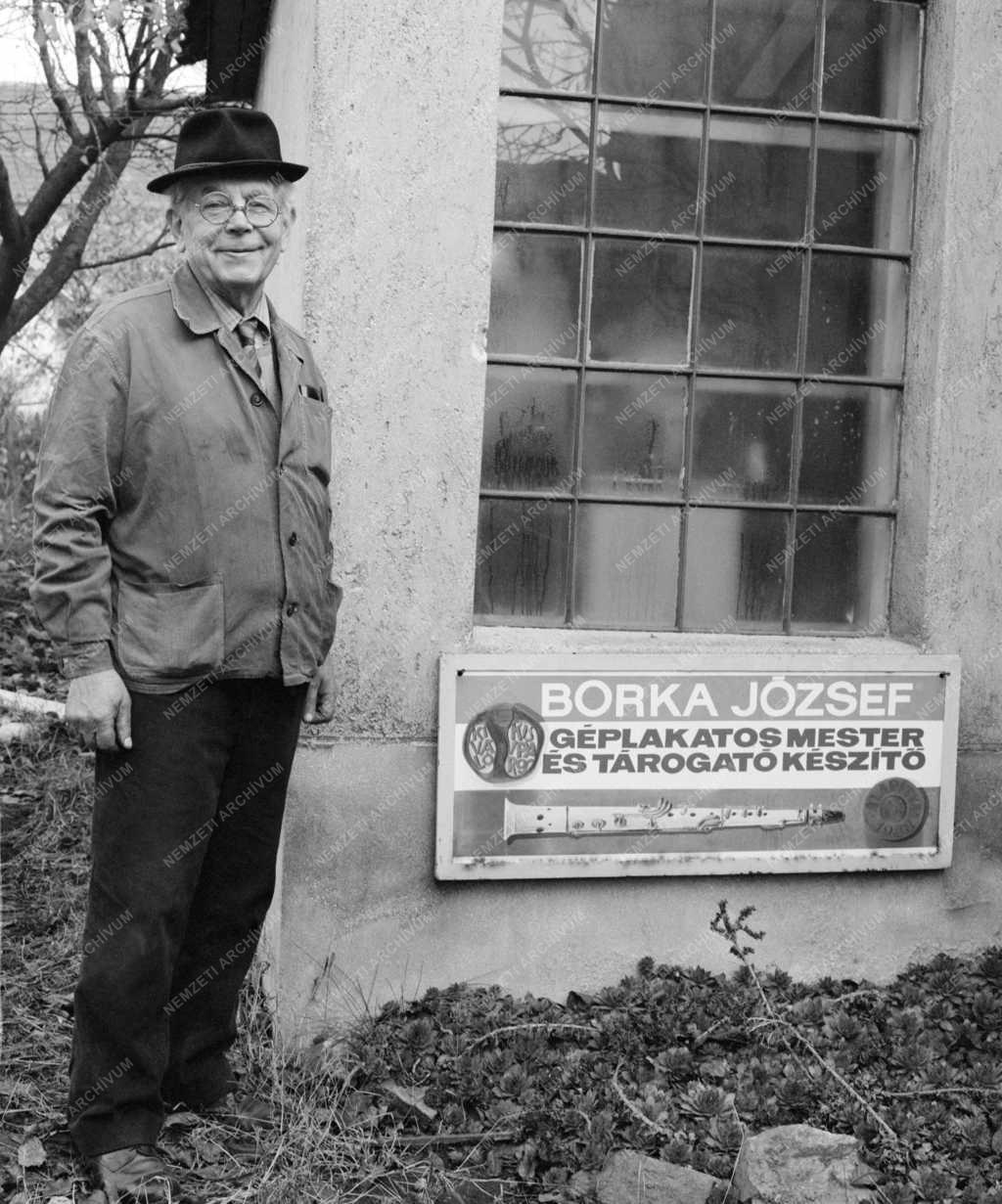 Ipar - Foglalkozás - Tárogatókészítő mester