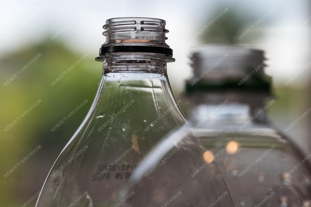 Tárgyfotó - PET palackos ásványvíz