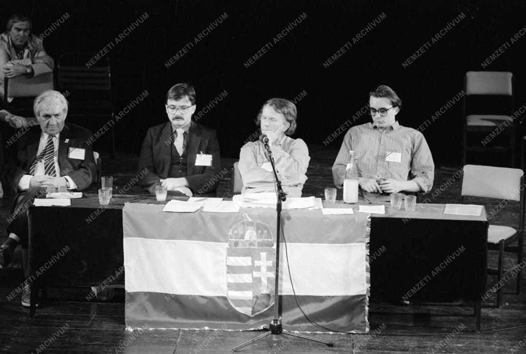 Belpolitika - Újjászerveződő Magyar Függetlenségi Párt
