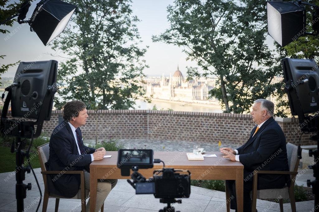 Orbán Viktor interjút adott Tucker Carlsonnak
