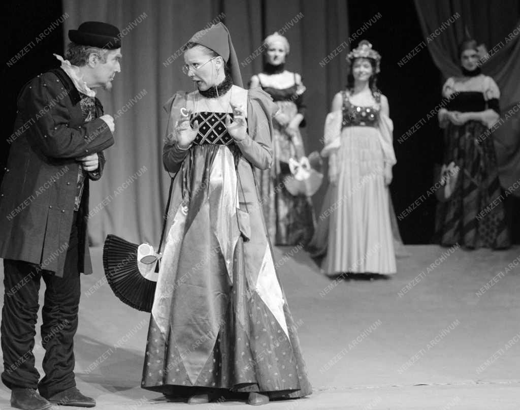 Kultúra - Színház - Shakespeare: Sok hűhó semmiért