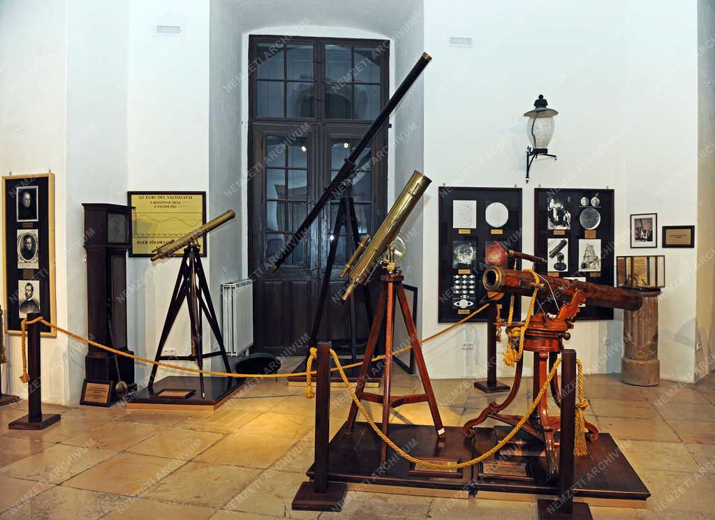 Épület - Eger - Az Eszterházy Károly Főiskola épülete