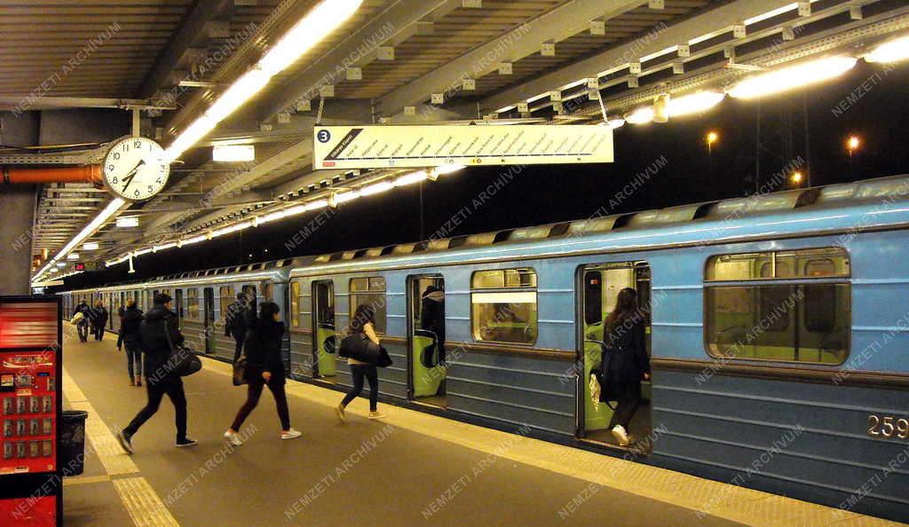 Közlekedés - Budapest - A 3-as metró déli végállomása