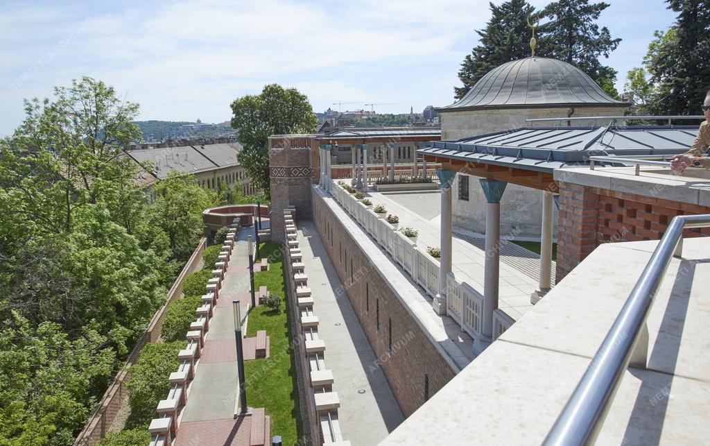 Kultúra - Budapest - Gül Baba türbéje a Rózsadombon