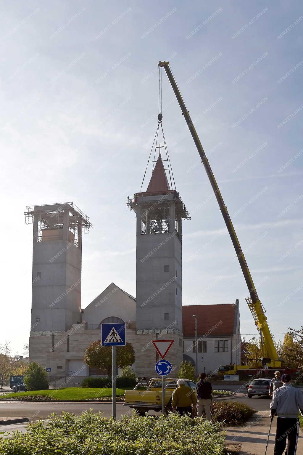 Egyházi épület - Szigetszentmiklós - Szent Miklós templom
