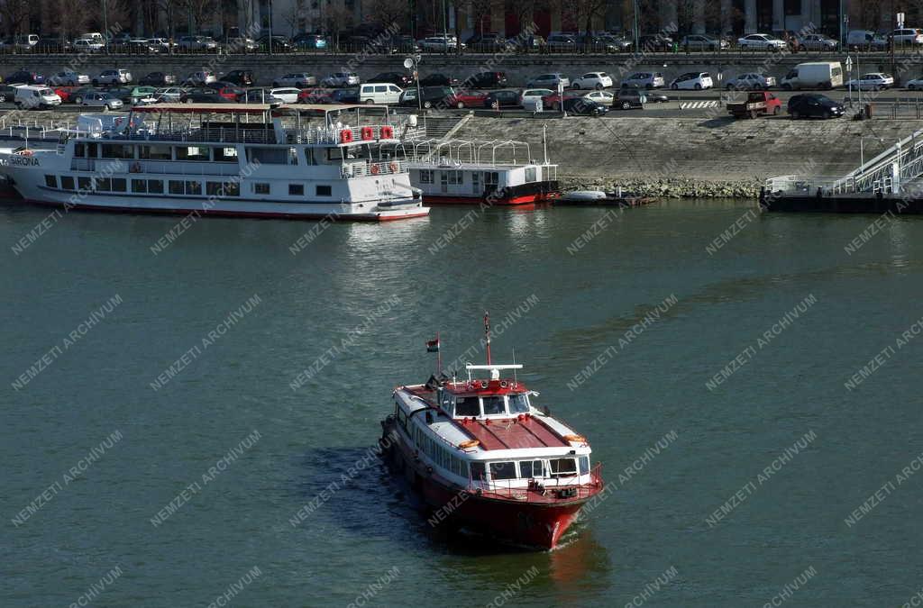 Közlekedés  - Budapest - A BKK-BKV vízibusza 