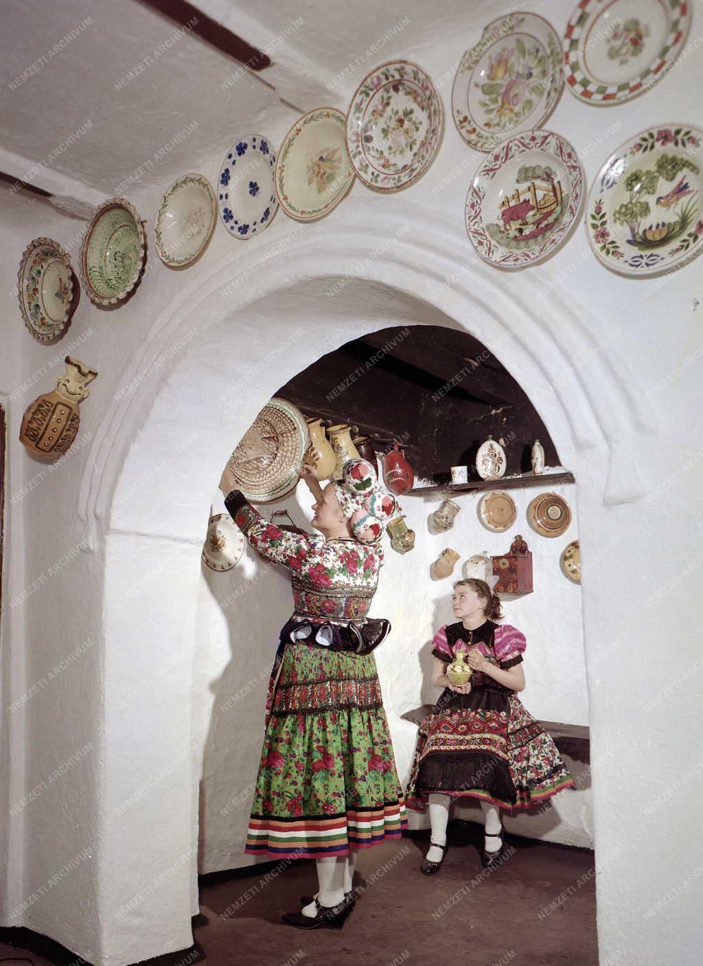 Népművészet - Kóró Józsefné népművész