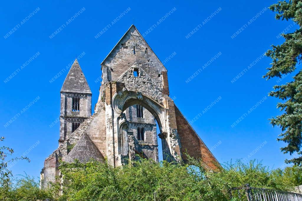 Egyházi épület - Zsámbék - Műemlék romtemplom