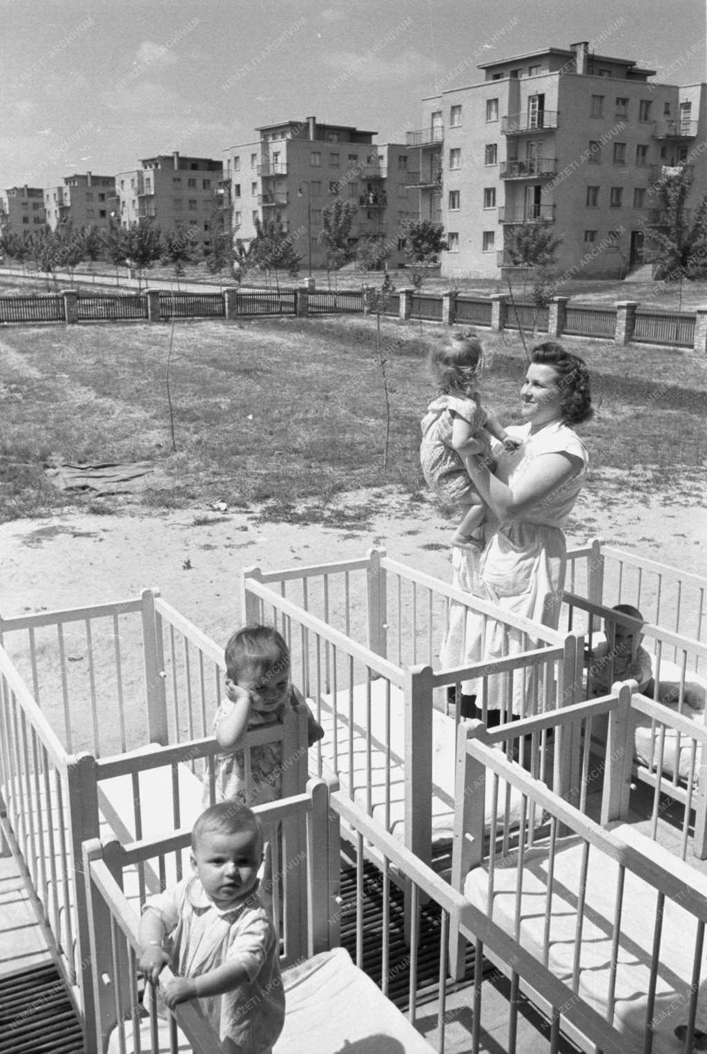 Társadalom - Gyermeknevelés - Bölcsőde 