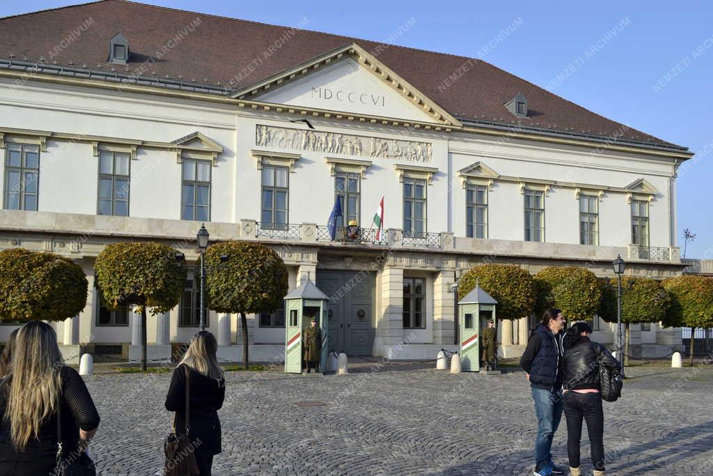 Épület - Budapest - A Sándor-palota