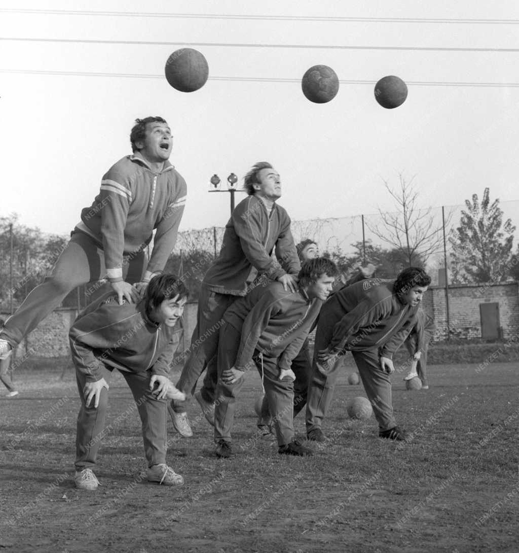 Sport - Labdarúgás - Jubiláló edző