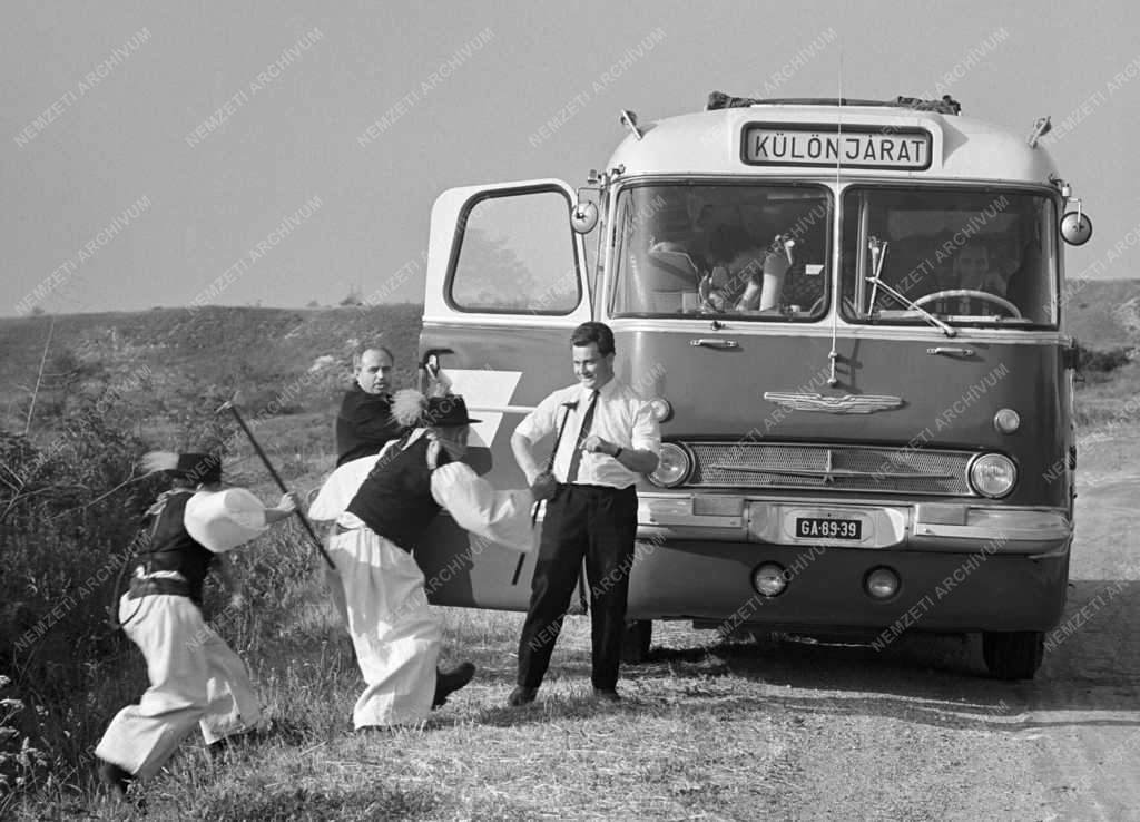 Idegenforgalom - Betyár műsor a nemesvámosi csárdában