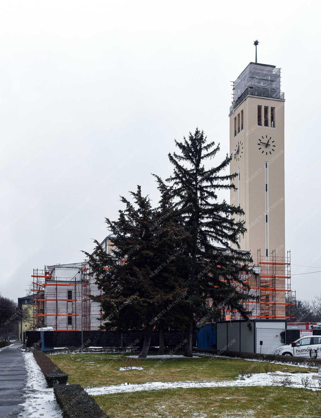 Egyházi épület - Debrecen - Felújítják az egyetemi templomot 