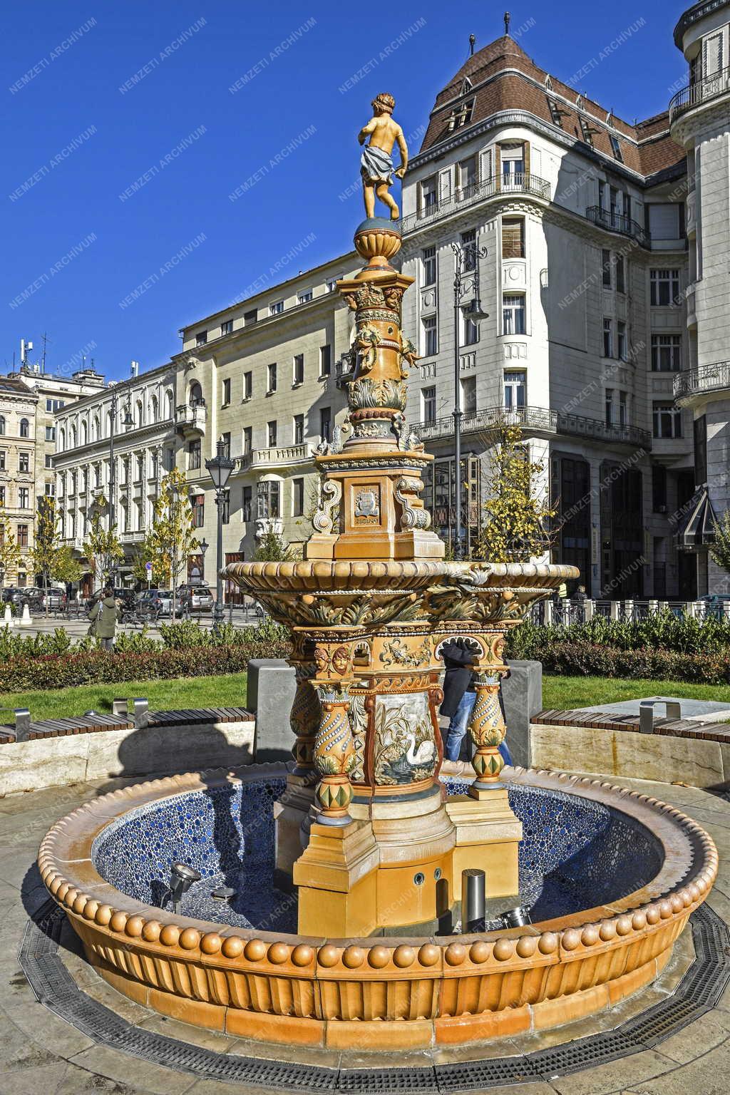 Városkép - Budapest - Zsolnay-díszkút