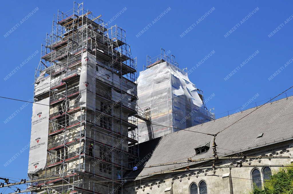 Egyház - Megújul a budapesti Lehel téri templom homlokzata
