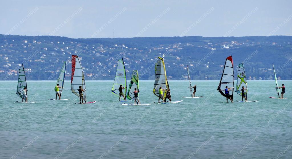 Szabadidő - Zamárdi - Széllovasok a Balatonon