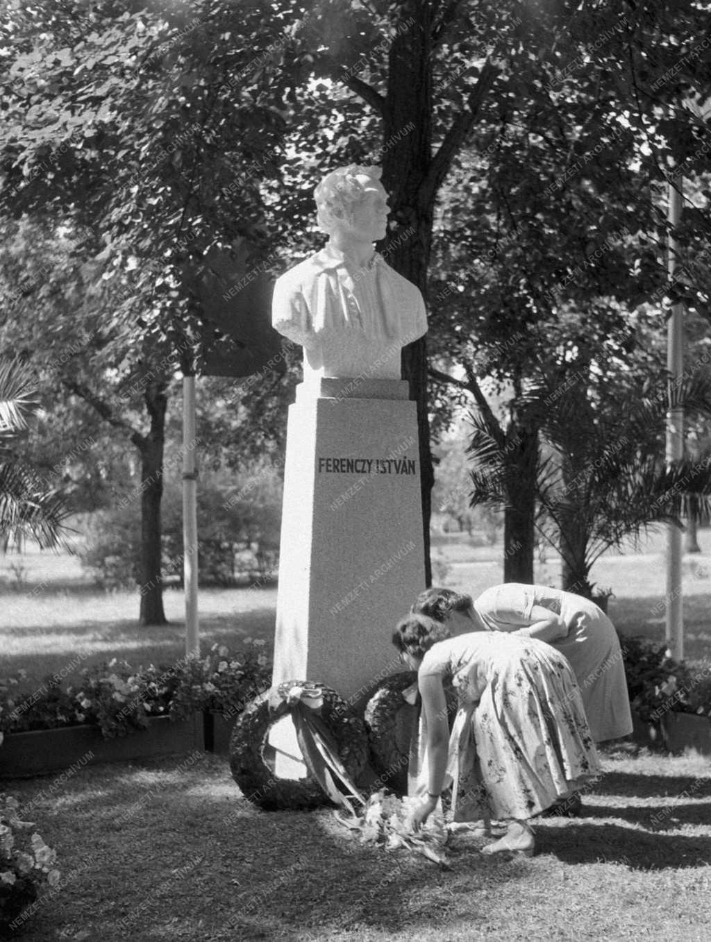 Kultúra - Szobrászat - Ferenczy István emlékmű