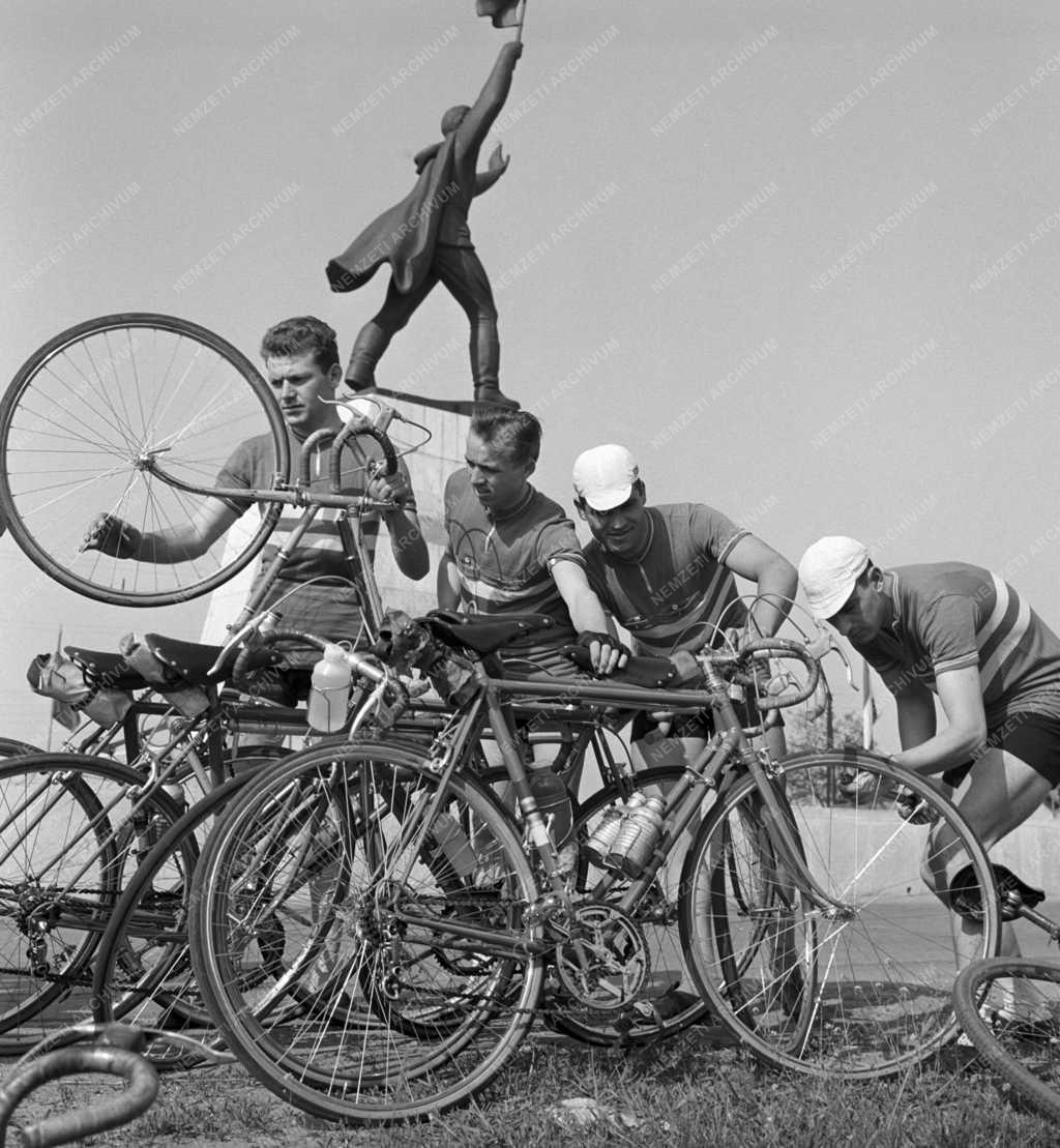 Sport - Országúti kerékpáros emlékverseny