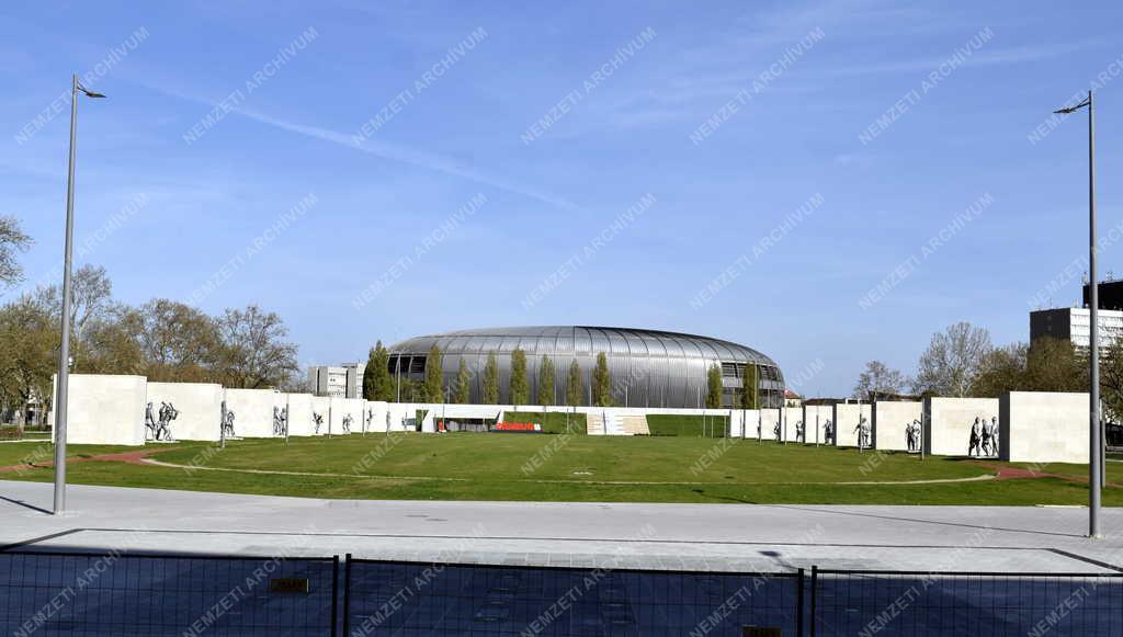 Városkép - Megújult a Puskás Ferenc Stadion szoborparkja 