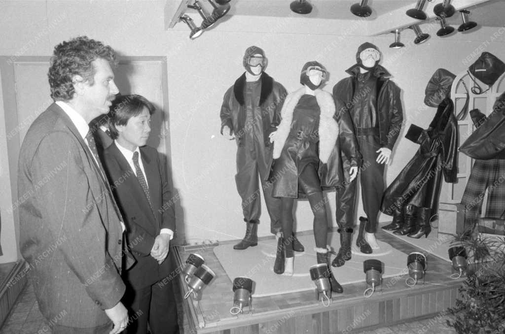 Külgazdasági kapcsolat - Dél-koreai kereskedők Győrben